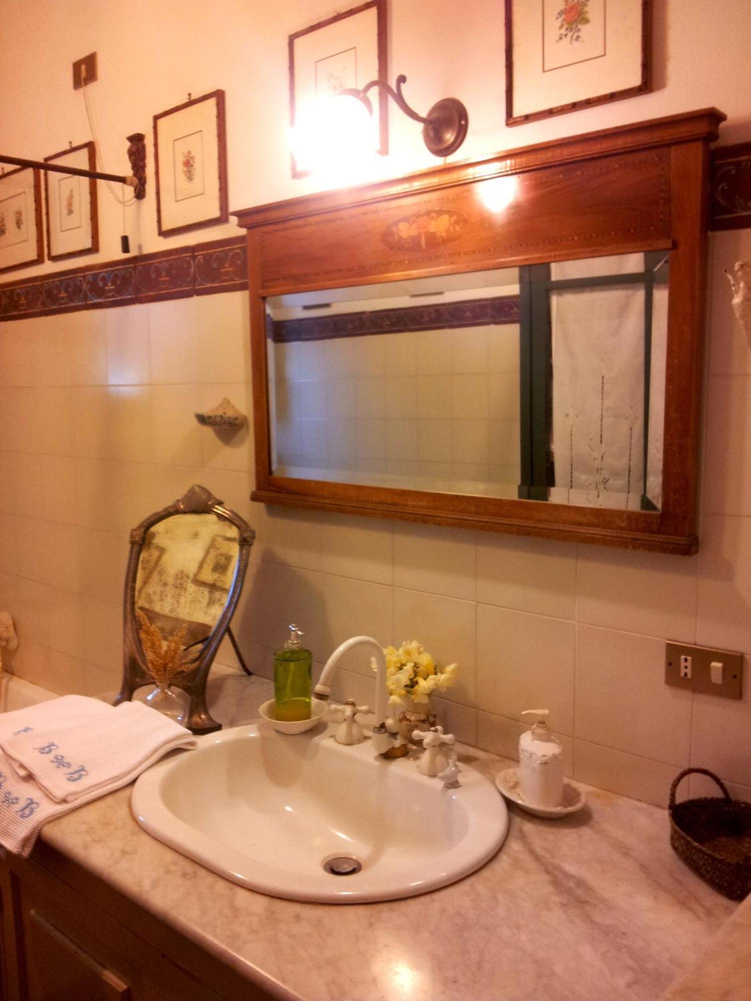 Sant'Agata Li Battiati Relais De Charme - B&B Short Lets La Casa Di Francesca الغرفة الصورة